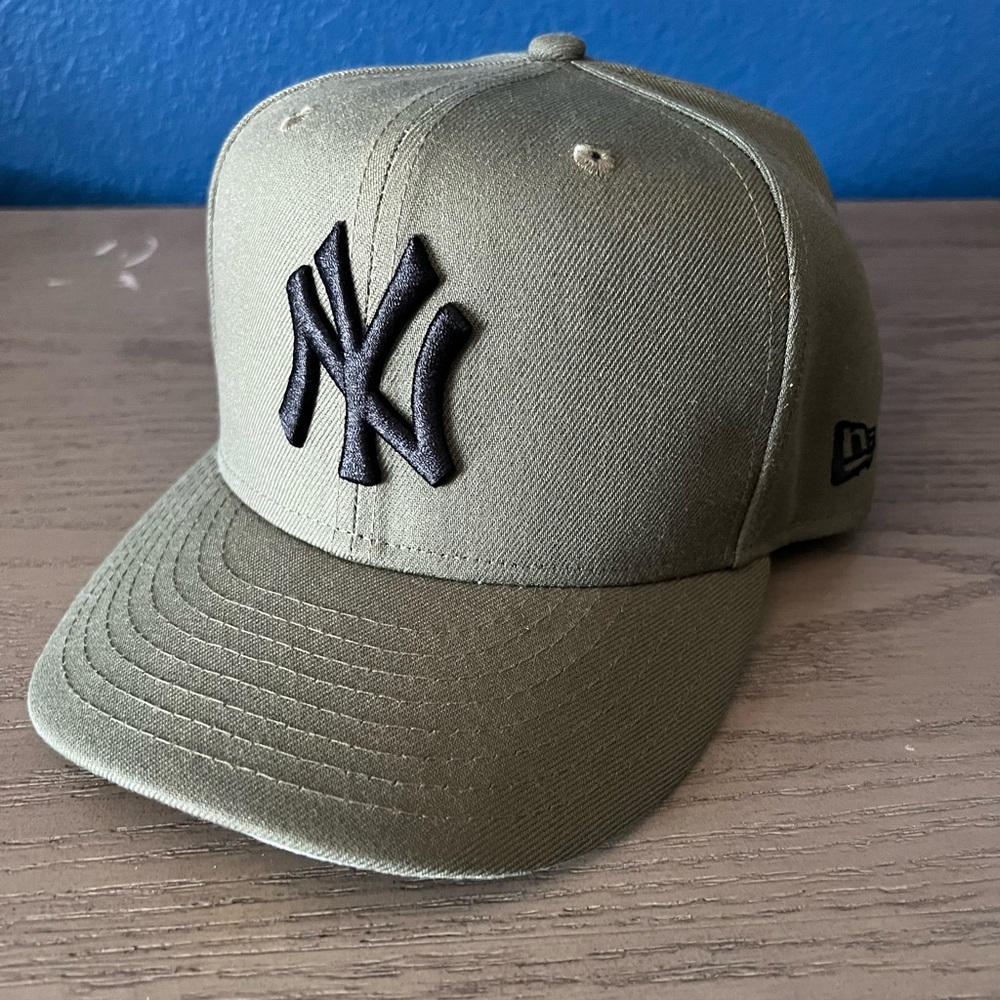 New York Yankees Olive Green New Era 9Fifty Snapback